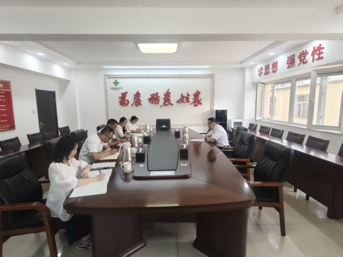 陈晓东主任为所在党支部全体党员讲专题党课